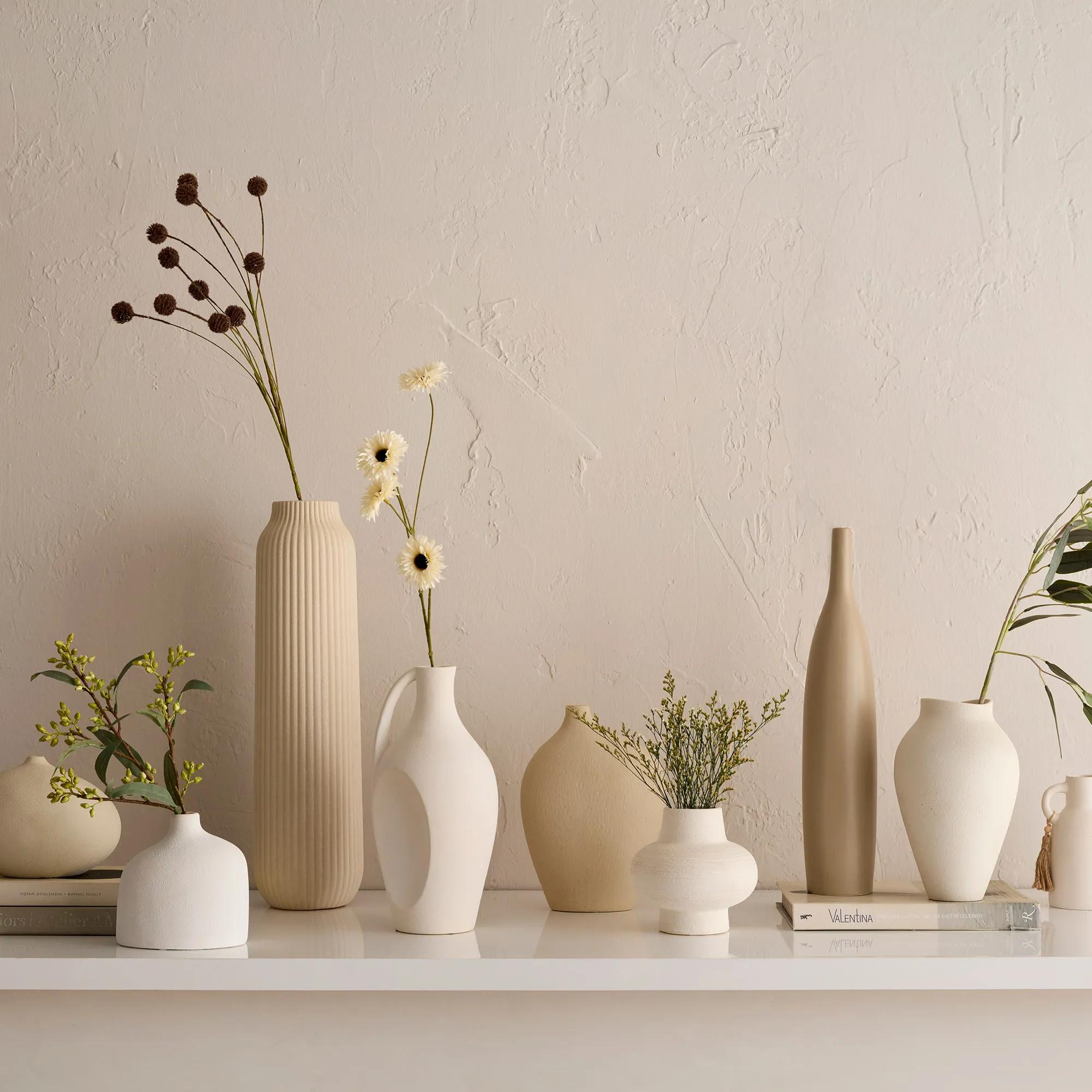 Curved Ceramic Table Vase